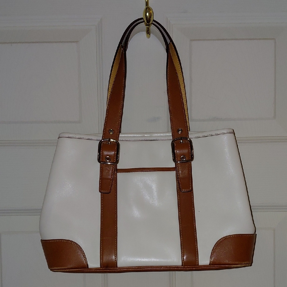 Vintage Coach Hampton Small Leather Handbag Very Clean Pockets Zipper Key Ring